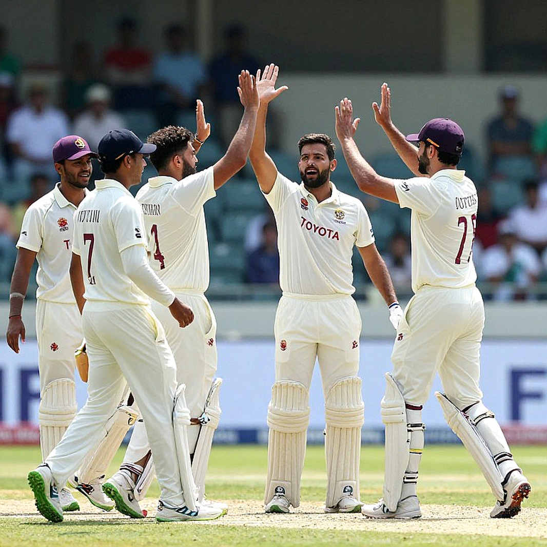 লায়ন বাদ: আবহাওয়ার সিদ্ধান্তকে দর্শন বলে চালিয়ে দেওয়ার ভুল